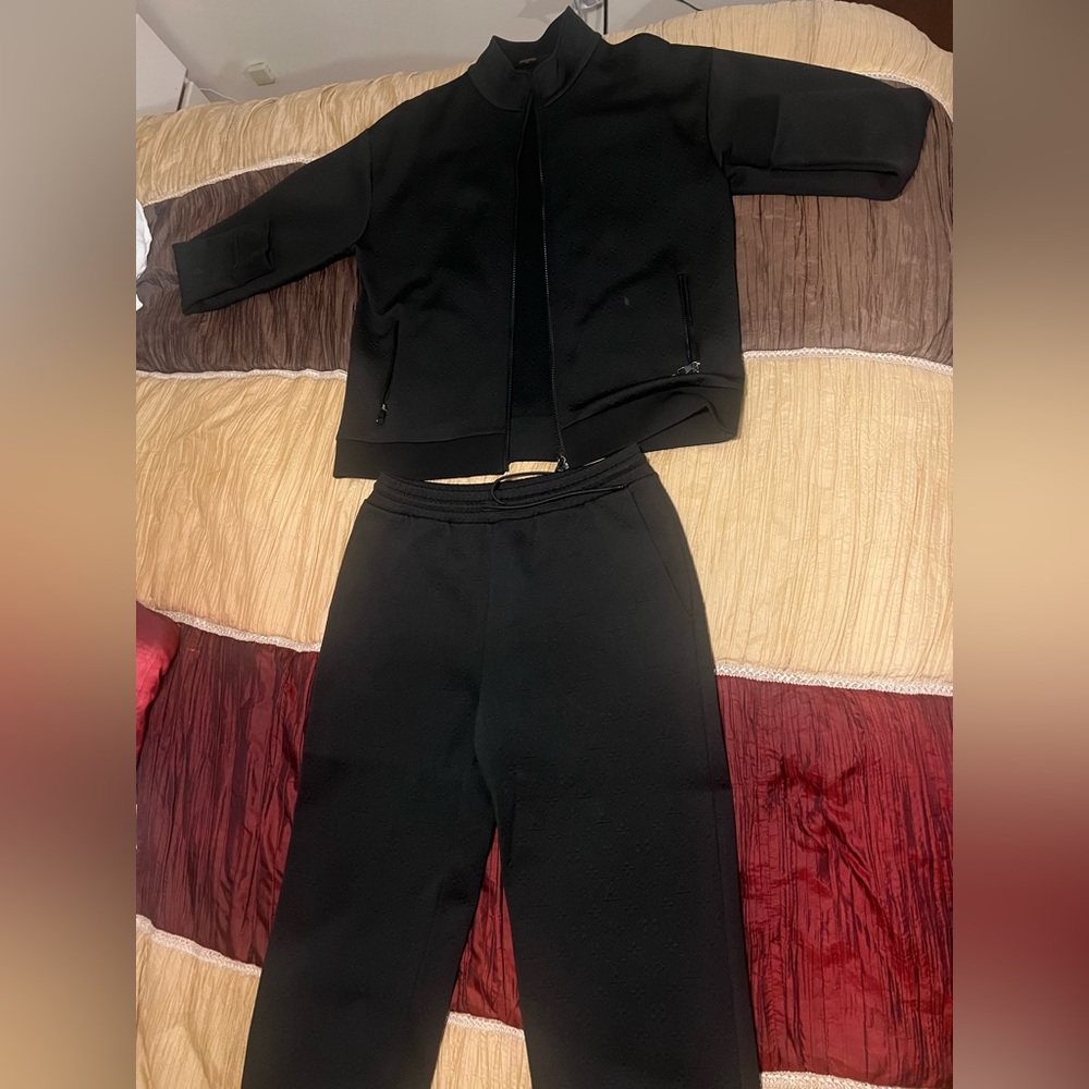A Louis Vuitton top an bottom